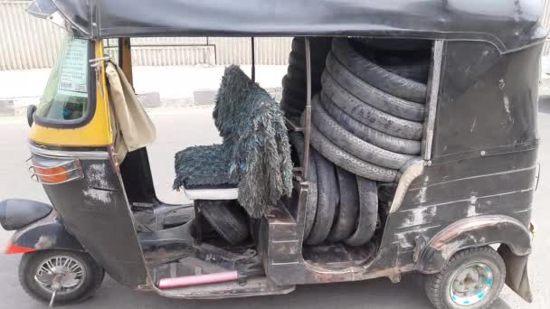 Lots Used Rubber Tires Kept Auto Rickshaw Mountain Tires Recycling — Wideo stockowe
