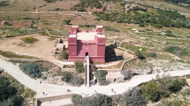 Luchtfoto Van Agatha Tower Rode Toren Mellieha Stad Landschap Malta — Stockvideo