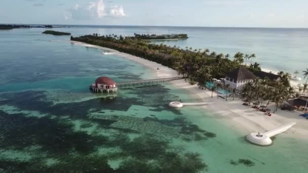 Drone Shot Moving Backwards Maldives Resort Port Side Paradise Earth — Stockvideo