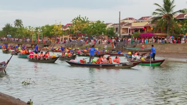 People Boating Hoi Picturesque Lake Vietnam Dated 30Th Jun 2022 — Video