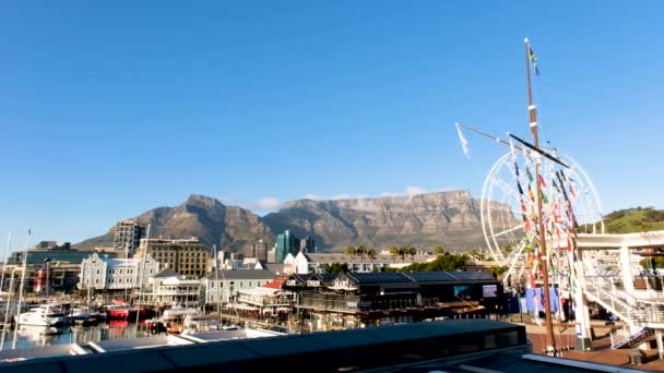 View Touristy Waterfront Cape Wheel Table Mountain Visible — Stock video