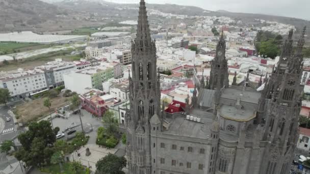 Aerial Dolly Tower Church San Juan Bautista Arucas Gran Canaria — Vídeos de Stock