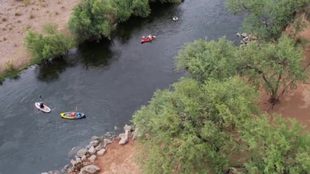 River Rafters Enjoying Salt River Coon Bluff Mesa Arizona — Vídeos de Stock