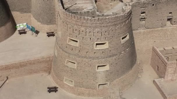 Aerial View Derawar Fort Bastion Tower Circle Dolly Establishing Shot — Stok Video