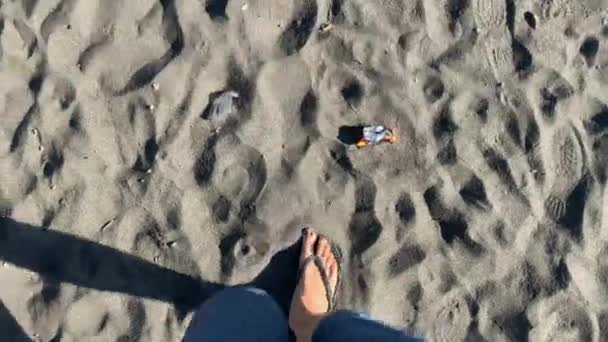 Pov First Person View Walking Kuta Beach Wearing Sandals — Vídeo de Stock