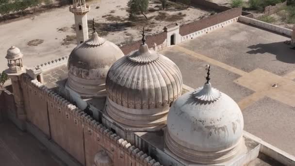 Вид Воздуха Abbasi Jamia Shahi Masjid Qila Derawar Dome Roofs — стоковое видео