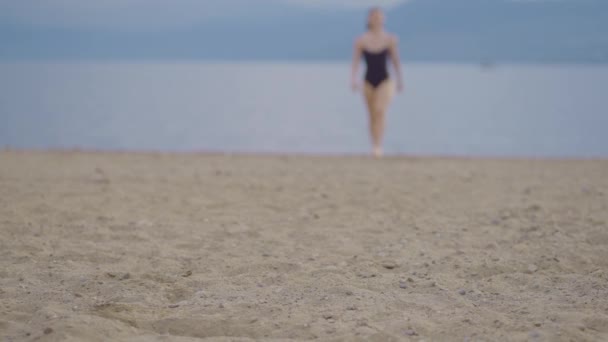 Blurred View Attractive Girl Sitting Sand — Video