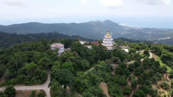 Beautiful Drone Shot Buddhist Temple Hill Top Forest Trees Koh — 图库视频影像