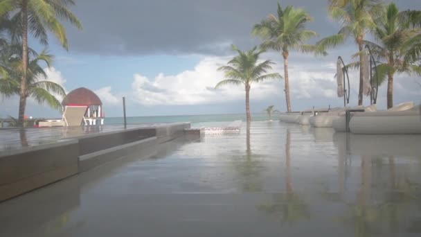 Rain Pool Stormy Clouds Maldives Resort Tilt Full — Stock videók