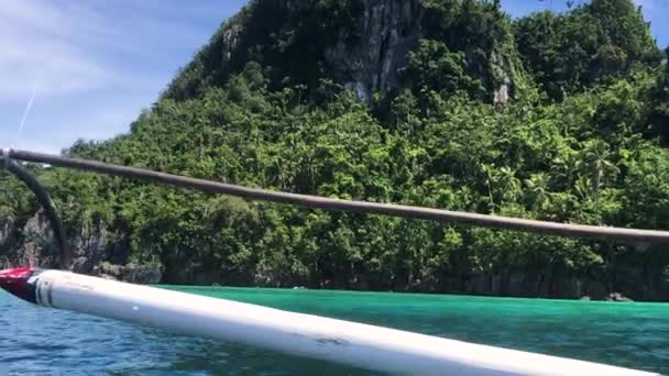 Pov Person Riding Boat Looking Tropical Island Lush Trees — ストック動画