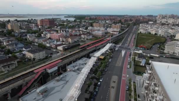 Aerial View Arverne Elevated Train Station Empty Road Camera Truck — Vídeo de Stock