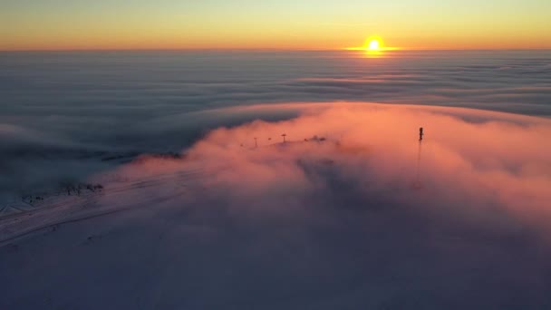 Sunrise Clouds Turning Them Orange Top Ski Resort — Vídeo de Stock