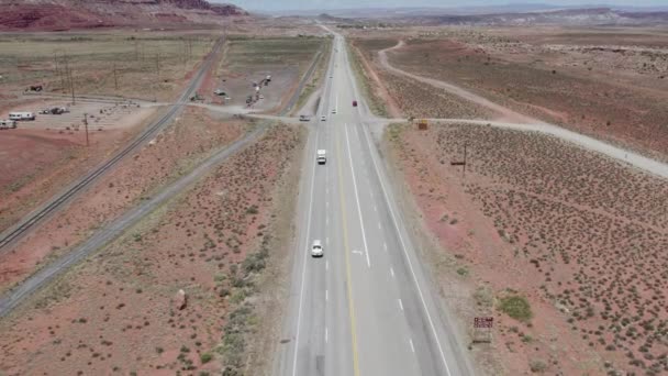American Highway Desert Moab Utah Aerial Landscape Transportation Scene Remote — Vídeo de stock