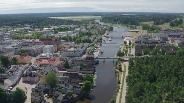 Wide Drone Shot City Porvoo Porvoo River Cars Crossing Bridge — Video