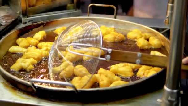 Frying Deep Fried Dough Stick Pan Yaowarat Road Chinatown Popular — 图库视频影像