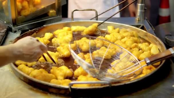 Frying Deep Fried Dough Stick Pan Yaowarat Road Chinatown Popular — 图库视频影像