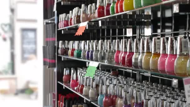 Nail Polish Shelves Beauty Store People Walking Street Shop — Wideo stockowe