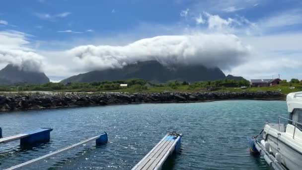 Static Shot Cloud Immersion Crawling Mountain Norway Nice Summer Day — Stock videók