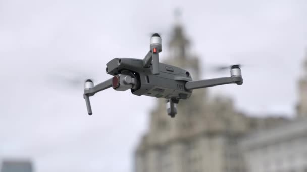Dji Mavic Pro Drone Hovering Slow Motion Front Liverpool Liver — Video Stock