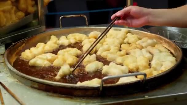 Frying Deep Fried Dough Stick Pan Yaowarat Road Chinatown Popular — Stockvideo