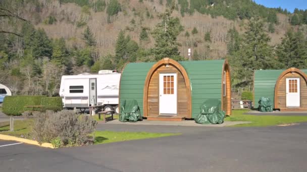Cozy Clean Cabins Brookings Oregon Camping Park Rivers Park — Stockvideo