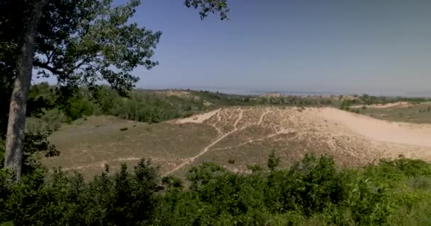 Sleeping Bear Sand Dunes Scenic Overlook Michigan Left Right Pan — стоковое видео