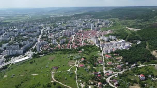 Панорамный Вид Небольшой Город Болгарии Типичный Город Продуктивном Сельскохозяйственном Регионе — стоковое видео