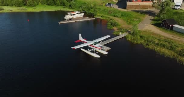 Aerial View Front Seaplane Docked Lake Pier Summer Inari Finland — Stock video