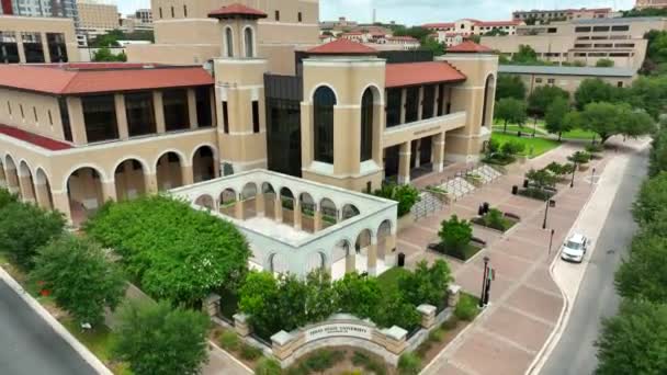 テキサス州立大学のキャンパス 大学の建物や生活の美しい上昇ショット 教育のテーマ — ストック動画
