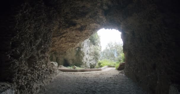 Αρχαία Ερείπια Ενός Παλιού Τανκ Στο Νησί Κάπρι Στην Ιταλία — Αρχείο Βίντεο