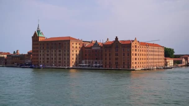 Giudecca Adası Ndaki Tarihi Otel Yıldızlı Hotel Hilton Molino Venezia — Stok video