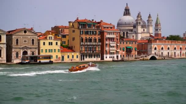Lancha Motor Velocidad Laguna Veneciana Venecia Italia Pov — Vídeos de Stock
