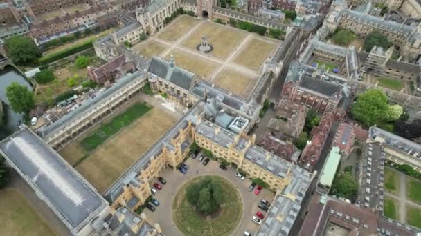 Trinity College Overhead Birds Eye View Cambridge City England Drone — Vídeos de Stock