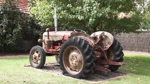 Antiquated Vineyard Tractor Farm Barossa Valley Adelaide South Australia Handheld — 图库视频影像