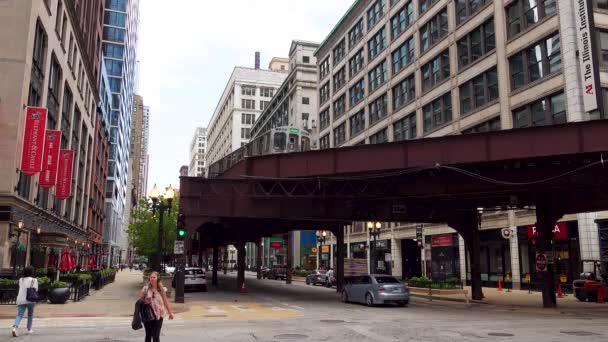 Chicago Elevated Subway Train Street View Passing City Center — 图库视频影像