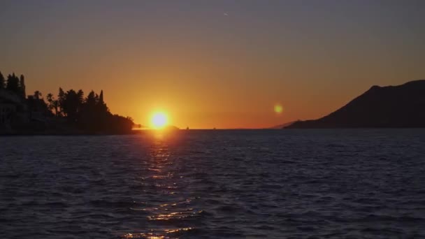 Vibrant Sunlight Seascape Sailing Boat Dusk Wide Shot — Stockvideo