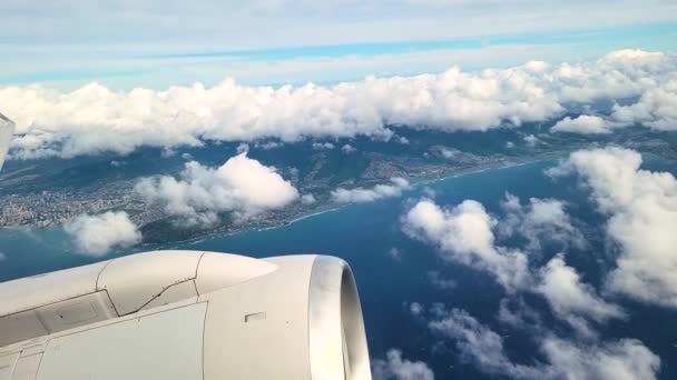 Plane Flying Island Aircraft Wing Engine Seen Window Airplane Bird — Video Stock