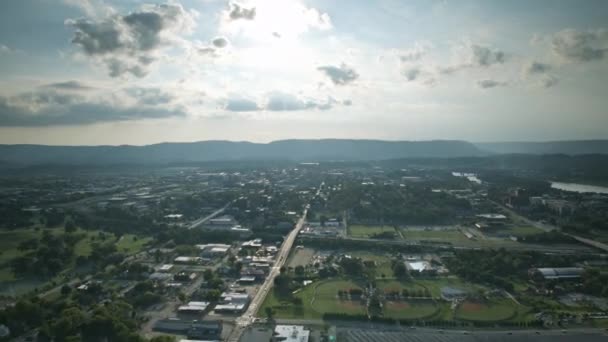 Aerial Hyperlapse Sunset Showing Trains Traffic Downtown Chattanooga Tennessee — стоковое видео