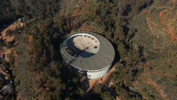 Aerial Top Orbit Quinta Vergara Amphitheater Park Surrounded Forest Del — ストック動画