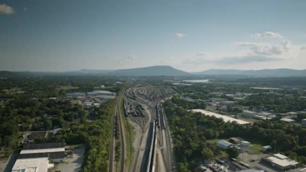 Aerial Hyperlapse Trainyard Chattanooga Tennessee Lookout Mountain Background — Video