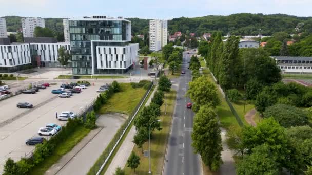 Дороги Ландшафтом Луків Зелених Дерев Гданському Університеті Польща — стокове відео
