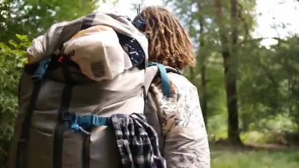 Guy Dreadlocks Backpack Blouse Walking Trough Woods Luxembourg — 图库视频影像