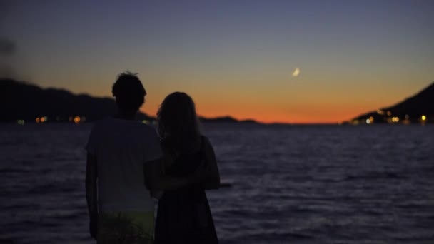 Romantic Couple Looking Beautiful Sunset Adriatic Sea Croatian Island Selective — Stockvideo