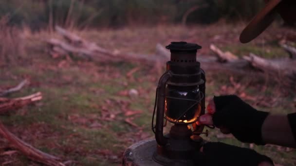 Bushman Lights Traditional Lantern Out Bush Light — 图库视频影像