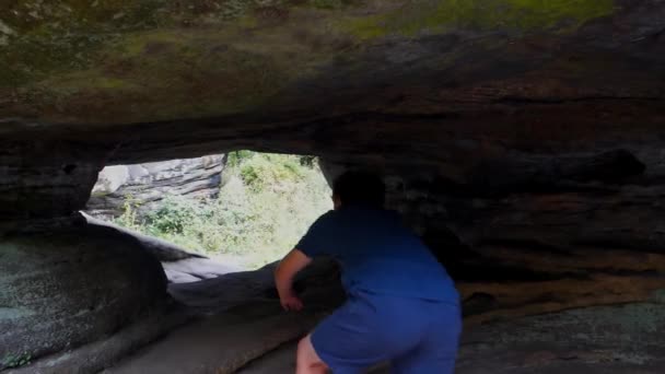 Young Boy Climbing Jumping Rocks Brimham Rocks Once Known Brimham — Stok video