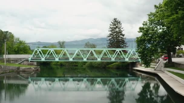 Beautiful Color Iron Bridge Vipava Slovenia Cars Driving Bridge — Vídeo de stock