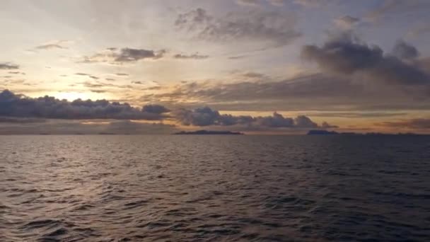 Stunning Footage Gulf Thailand Sunset Islands Distance Impressive Cloud Formations — Video Stock