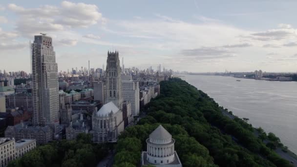 Luftaufnahme Der Küste Von Upper Manhattan Teilweise Sonniger Tag New — Stockvideo