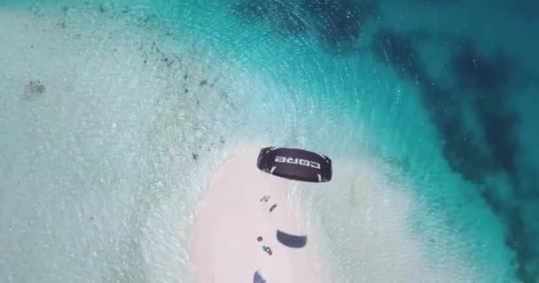 Black Kite Stand White Sand Caribbean Beach Salina Island Los — Vídeo de Stock