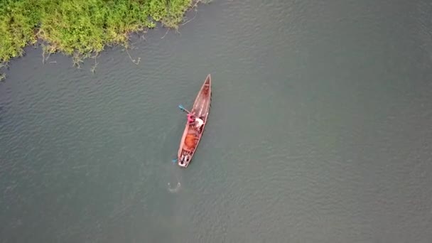 Locals Paddling Small Boat Nile River Aerial Drone — Vídeo de Stock